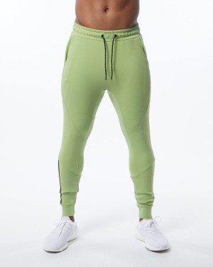 Pantalones Jogger Alphalete ELMTS Cuffed Jogger Hombre Verde Claro | DVNGIF-391