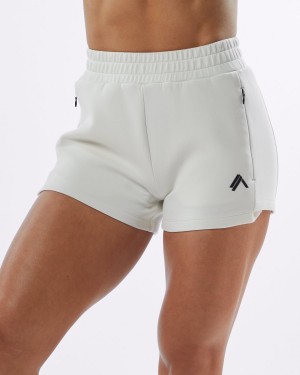 Short Alphalete ELMTS Atléticos Corta 3.5" Mujer Creme | IMCRLW-619