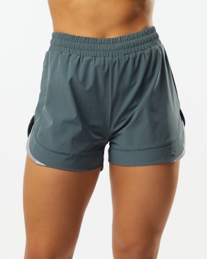 Short Alphalete Stride Corta 3" Mujer Gris | WMUYVQ-815