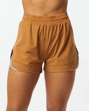 Short Alphalete Stride Corta 3" Mujer Chestnut | BQCAFM-039