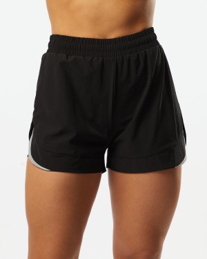 Short Alphalete Stride Corta 3" Mujer Negras | WCBISH-968