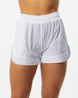 Short Alphalete Stride Corta 3" Mujer Blancas | GFNLME-169