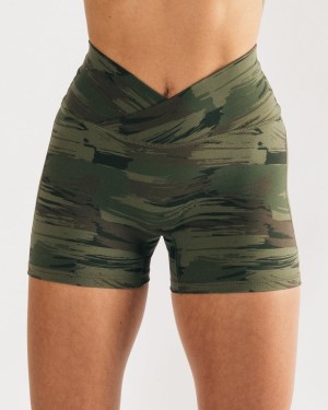 Short Alphalete Surface Power Corta 5" Mujer Verde Oliva Camuflaje | KFICLO-702